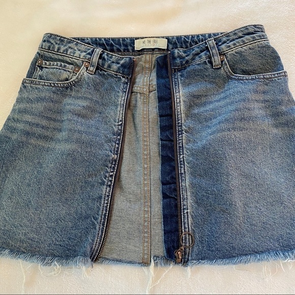 FREE PEOPLE Zip It Up Mini Jean Skirt Size 29 - Picture 8 of 11
